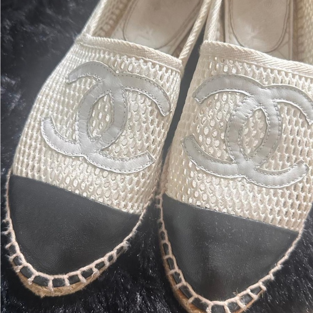 Chanel Cream and Black Espadrille Shoes with Quilted Design - Picture 3 of 4